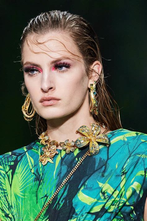 versace spring 2020 hairstyle|versace spring summer.